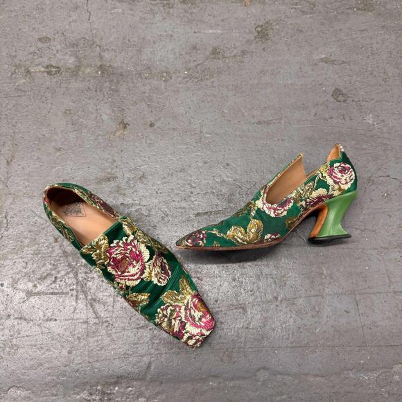 Vintage John Fluevog Green Floral Brocade Sculptural Baroque Heels - Picture 5 of 6